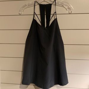 Under Armour Light Weight woven sport tank